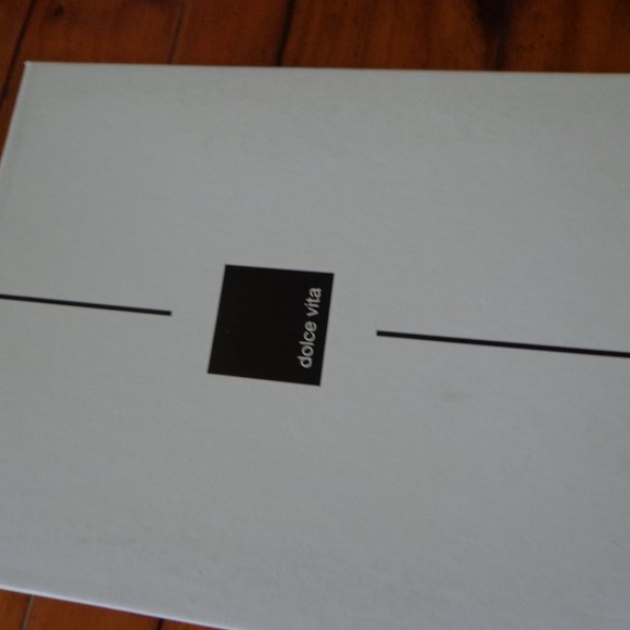 FIRM Dolce Vita Yuri Bootie in Box 6M Perforated Nubuck Zip Closure Natural - Picture 2 of 14